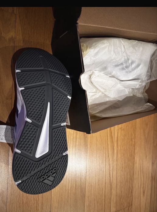 Sapatilhas adidas novas