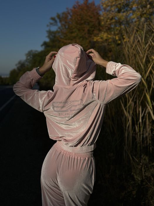 Велюровий костюм Balenciaga