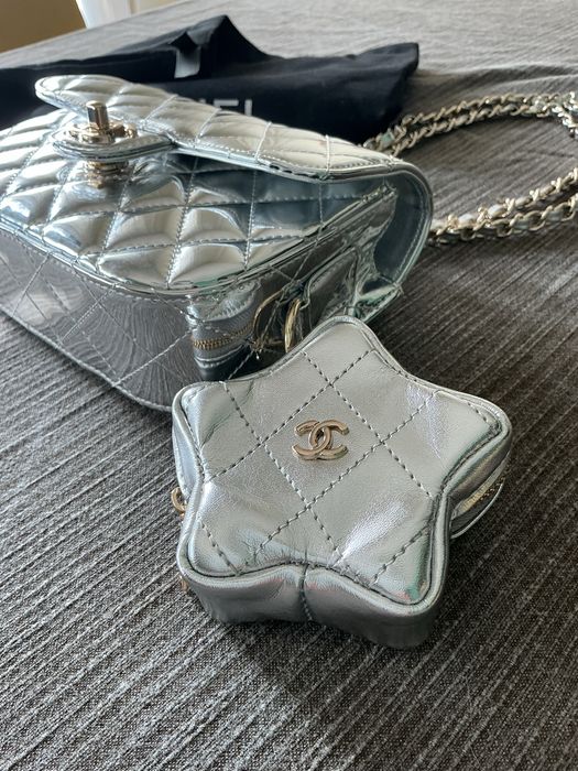 Bolsa Metalizada Prateada Chanel