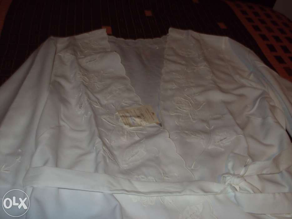 Robe bordado á mão