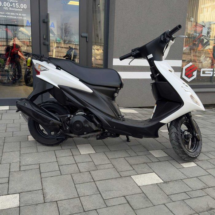 Б/у скутер Suzuki Address V125S, 10 к.с. інжектор, двомісний, доставка