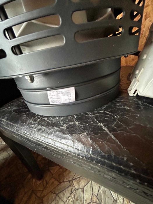 Wentylator dachowy  fi 200. 70w , 220 v. Nowy