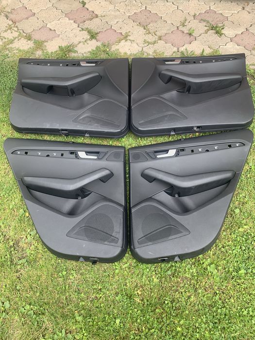 Tapicerki drzwi Audi Q5 8R