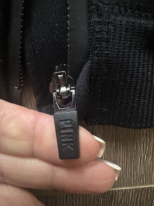 Спортивний топ victoria’s secret pink на застібці 80 c