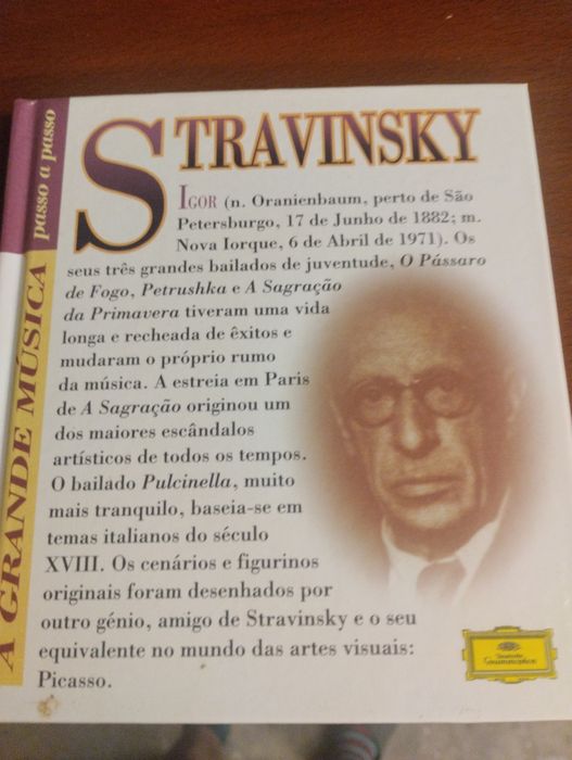 Coleção livros com CD e móvel musica clássica