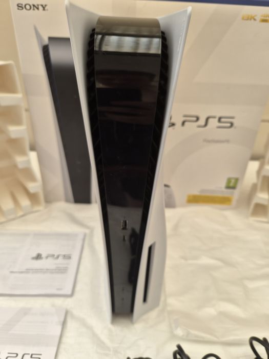 Ps5 com Leitor + Comando oficial  - Pode ser testada  !!