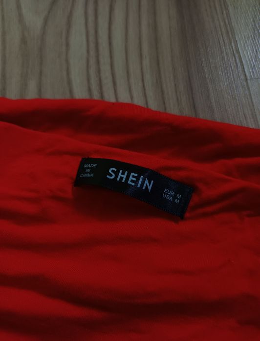 Nowy czerwony top na ramiączkach Shein M