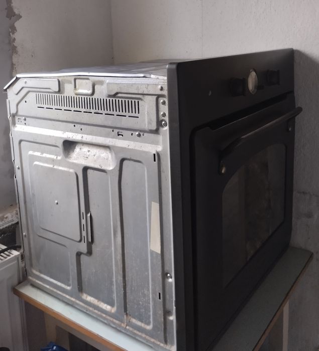 Продам духовку. Аристон