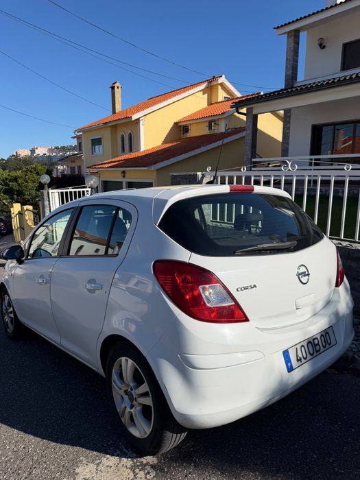 Carro Branco Opel Corsa
