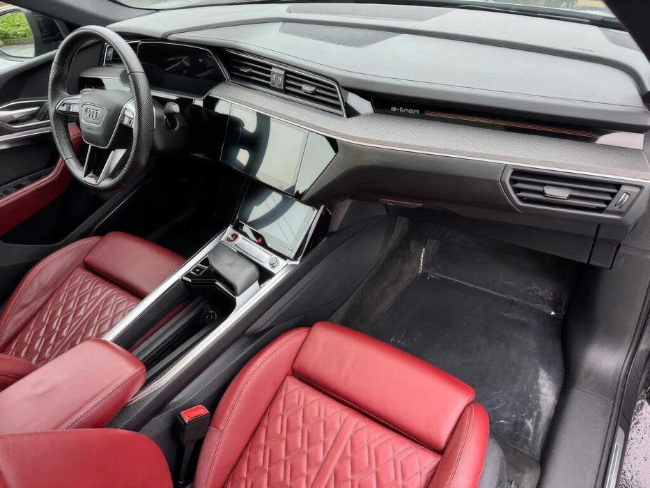 Audi e-tron S Premium Plus Sportback      2023