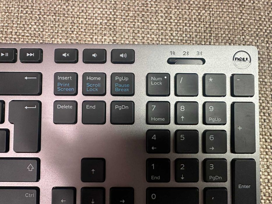 Клавіатура бездротова Dell Premier Wireless Keyboard WK717 (оригінал)