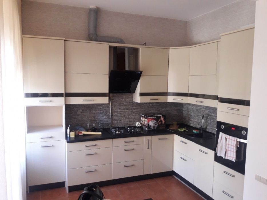 Кухні на замовлення