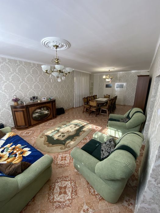 Продам будинок у передмісті Виноградів