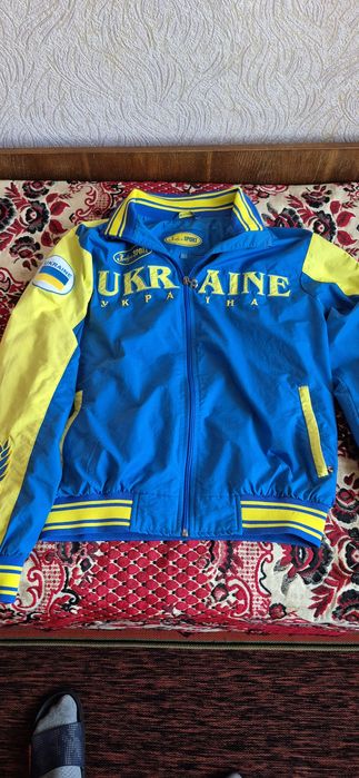Продам костюм Украина оригинал, размер л