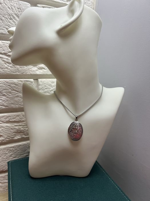 Nowy naszyjnik – otwierany wisiorek+ łańcuszek