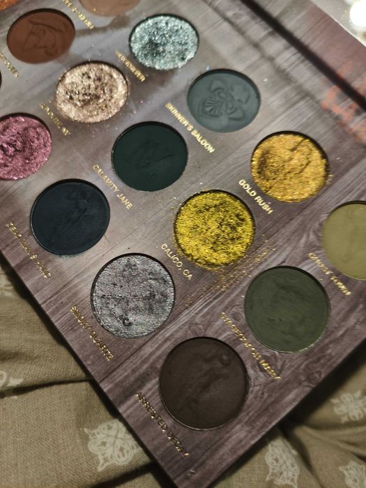 Paleta cieni do powiek Ghost Town USA Nomad Cosmetics