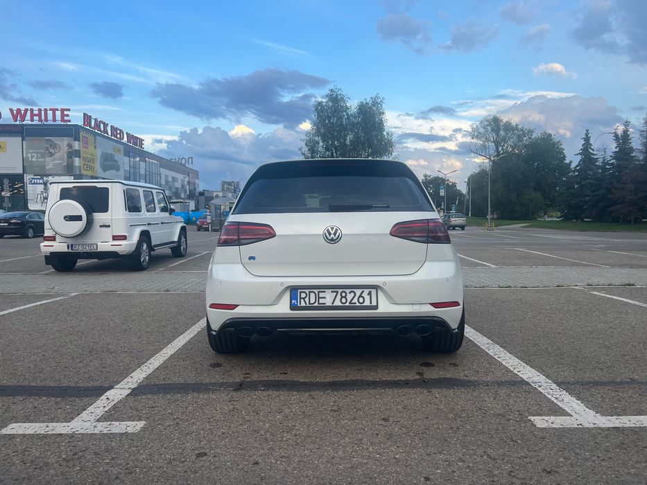 Volkswagen Golf R