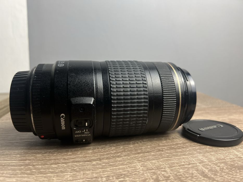Об’єктив Canon EF 70–300mm f/4–5.6 IS USM