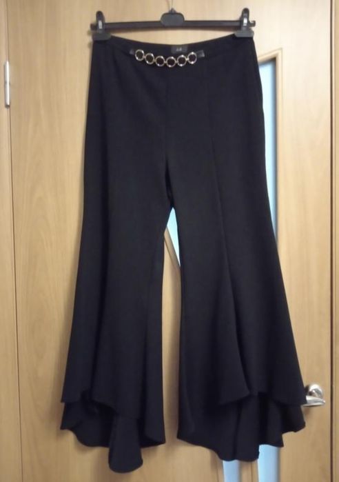 Шикарні  сукні, костюми, розмір 8-14