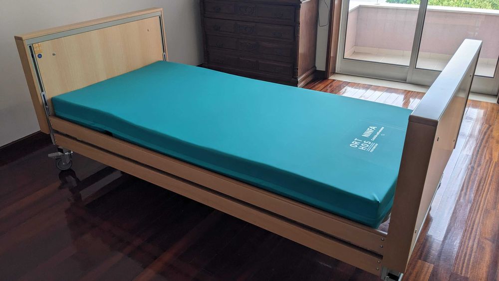 Cama Elétrica Articulada Orthos Triumph - Repartida e Colchão Hidrogel