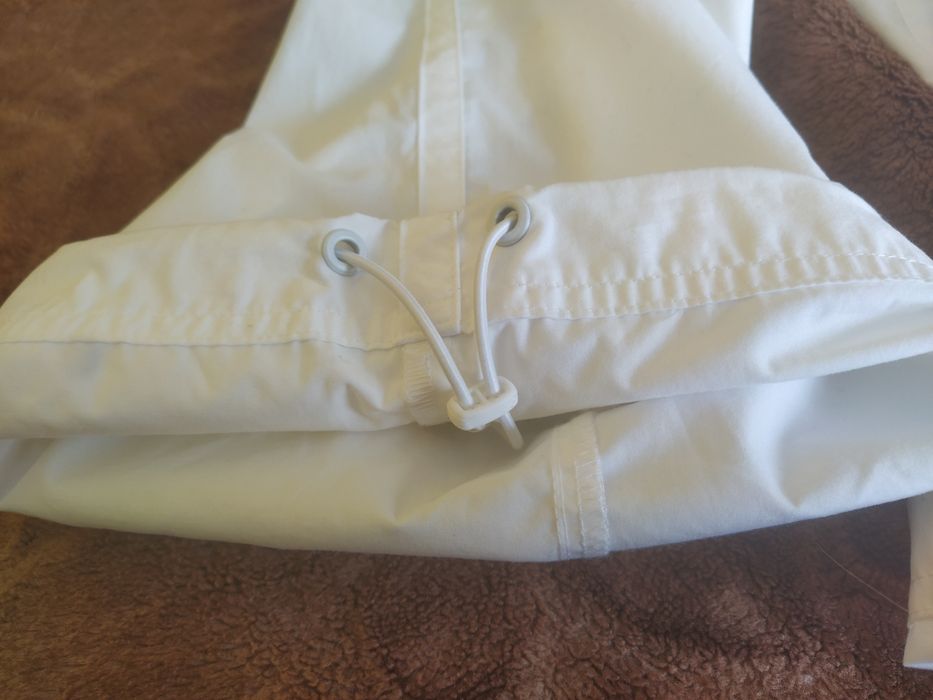 Białe spodenki 3/4 Nike rozmiar M.