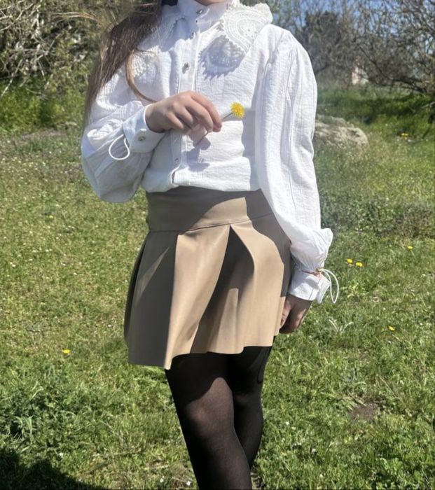 Блуза на дівчинку в гарному стані