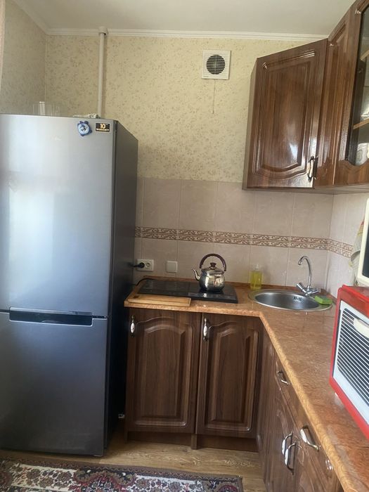 Однокімнатна на Дружбі (Кривий Ріг) 3 поверх. Заходь і живи.