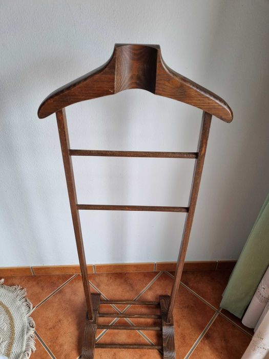 Vendo quadros antigos.