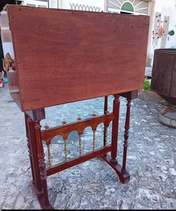 Bar/bargueño em madeira