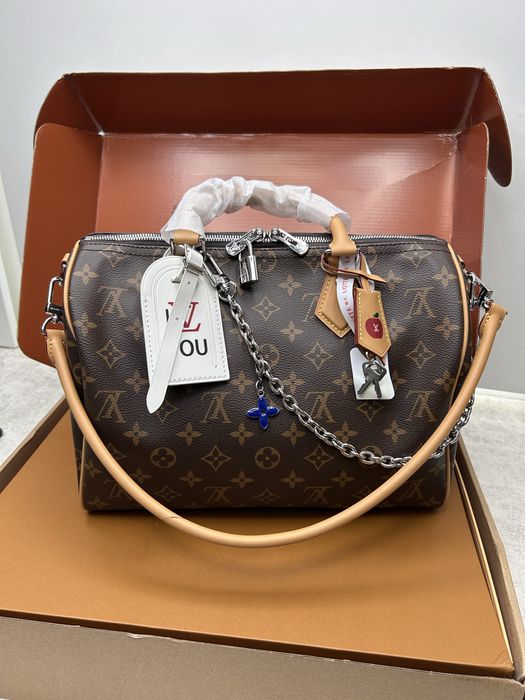 Сумочка в стилі LV