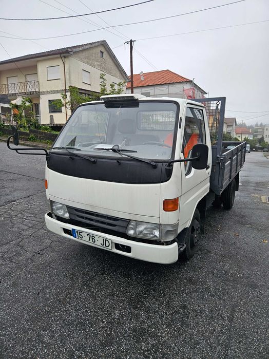 Toyota dyna 150 rodado duplo