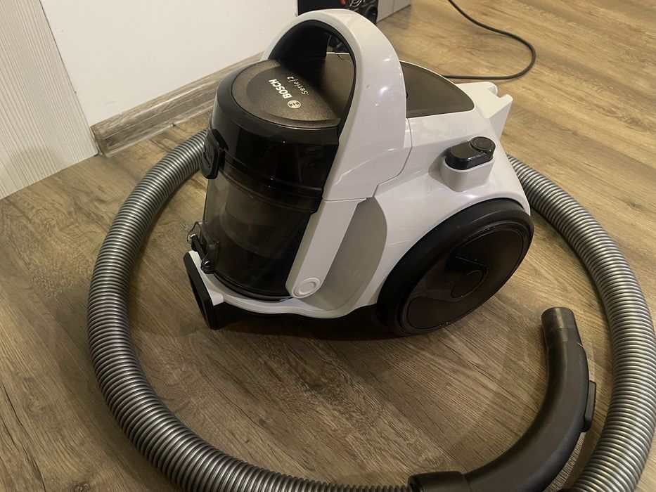 Пилосос для сухого прибирання без мішка Bosch BGS05A225