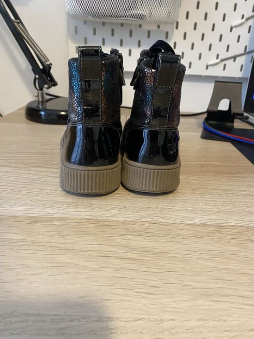 Buty zimowe na grubej podeszwie