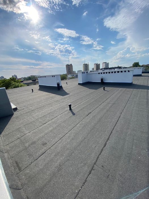 Dachy płaskie , usługi dekarskie , montaż papy termozgrzewalnej