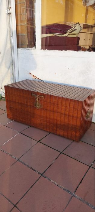 Bau em madeira moderno