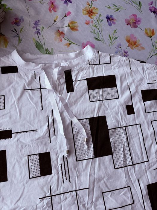 Bluza z krótkim rękawem geometryczne wzory
