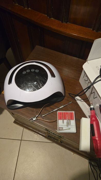 Máquina de fazer unhas com luz