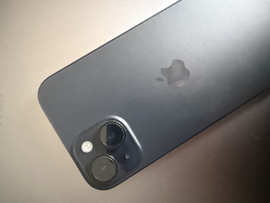 iPhone 15 128GB