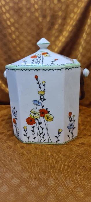 Porcelanowy pojemnik