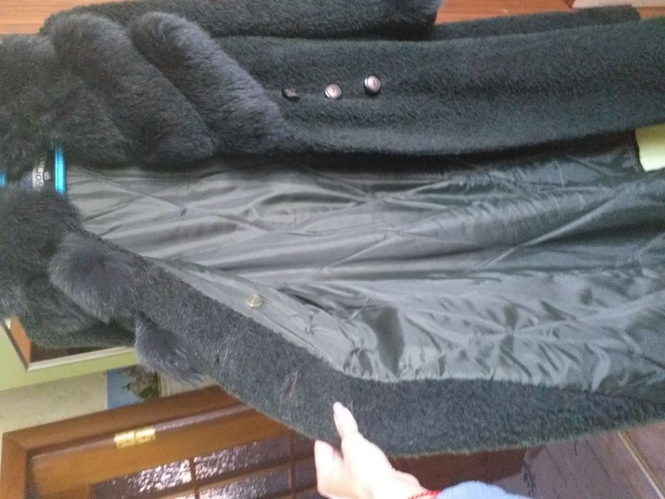 Продам зимове пальто з коміром натурального хутра, розмір 48