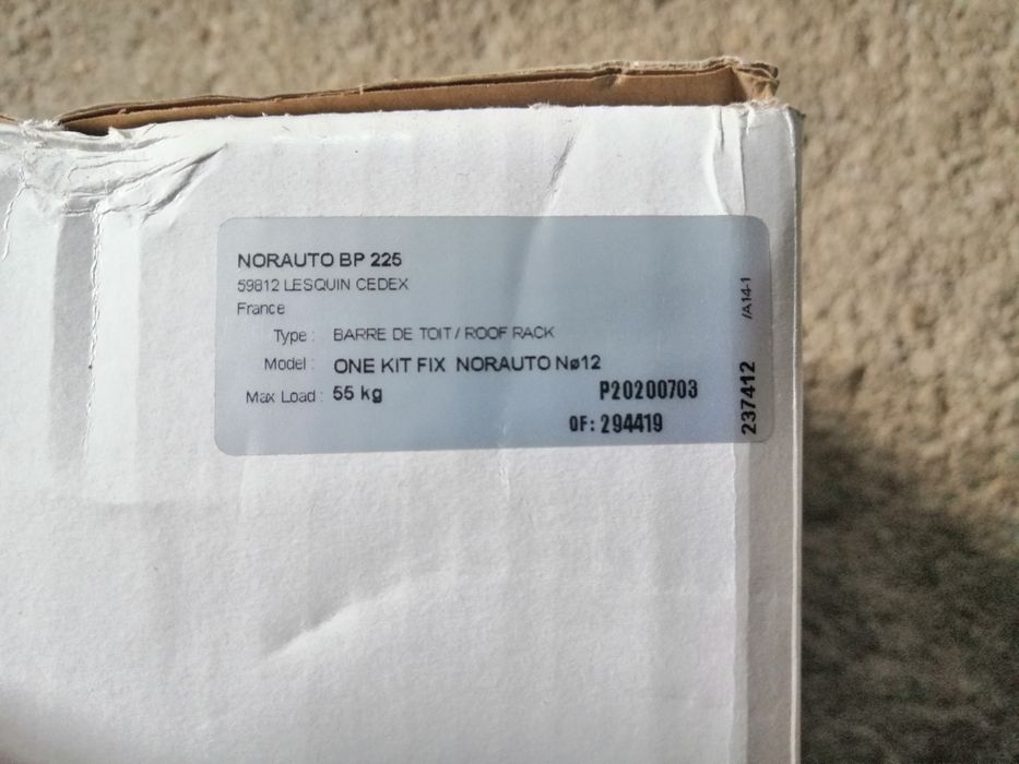 Apoios para barras de teto automóvel