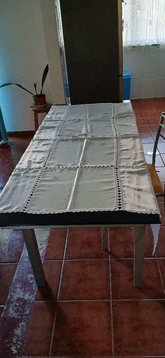 Toalha de mesa, com crochet