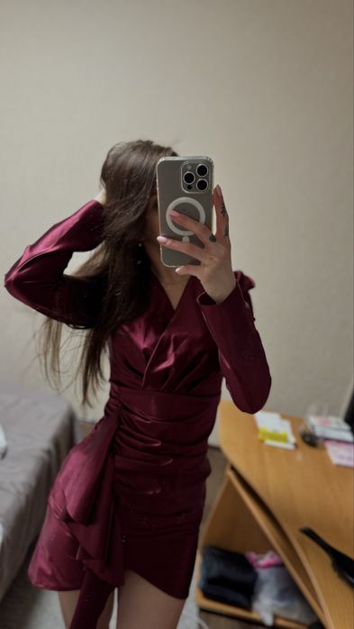 Бордова жіноча сукня