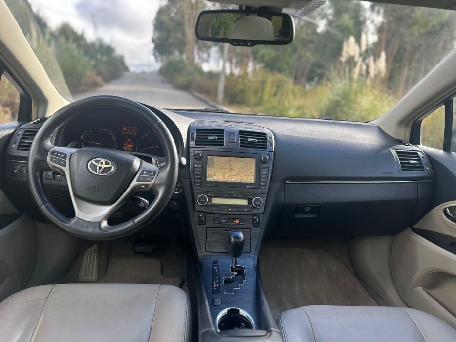 Toyota Avensis 2.2 Sw D-Cat 150cv-Full Extras[Caixa-automática]
