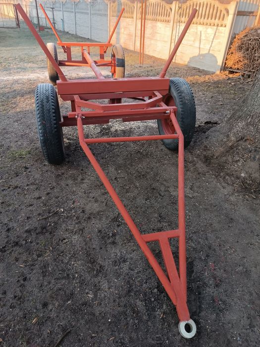 Wóz do ciągnika, regulowany