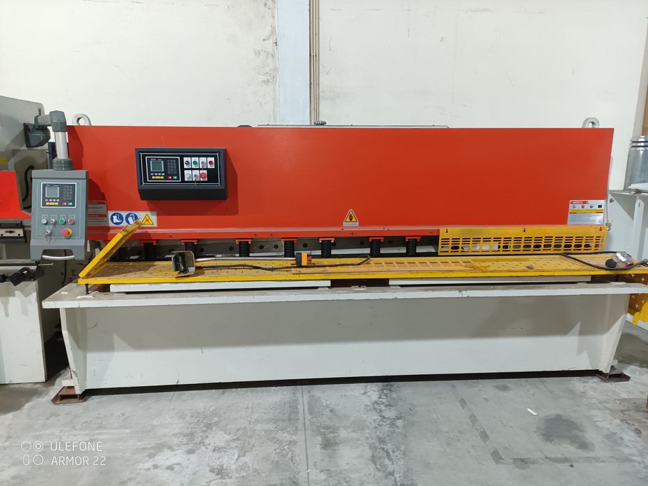 Quinadora e guilhotina novas !!!