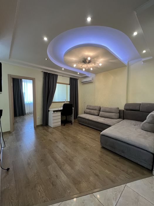 Подобова оренда 2к квартири на вулиці Миколи Голего 7В