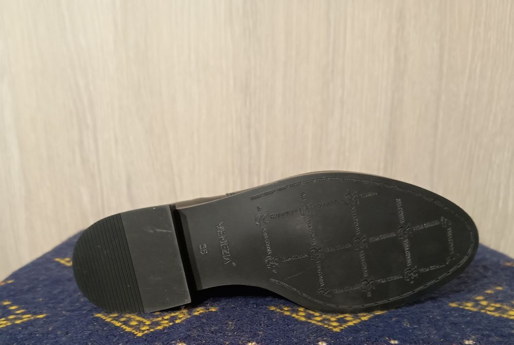 Skórzane botki nowe