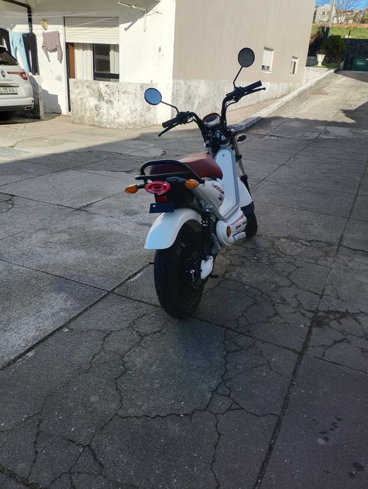 Scooter elétrica