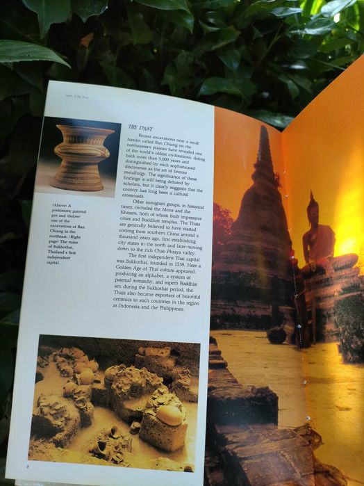 Discovering Thailand (William L. Warren)